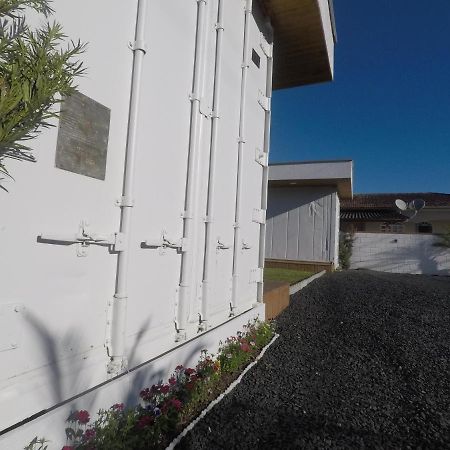 Container Guesthouse - 2 Урубиси Экстерьер фото